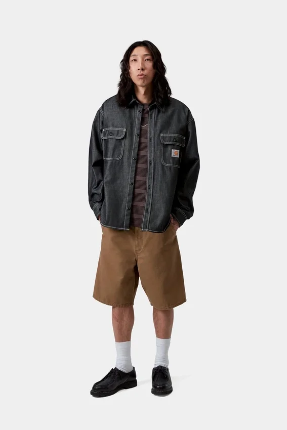 Pantaloncini con rinforzo su un solo ginocchio Pantaloncini con rinforzo su un solo ginocchio