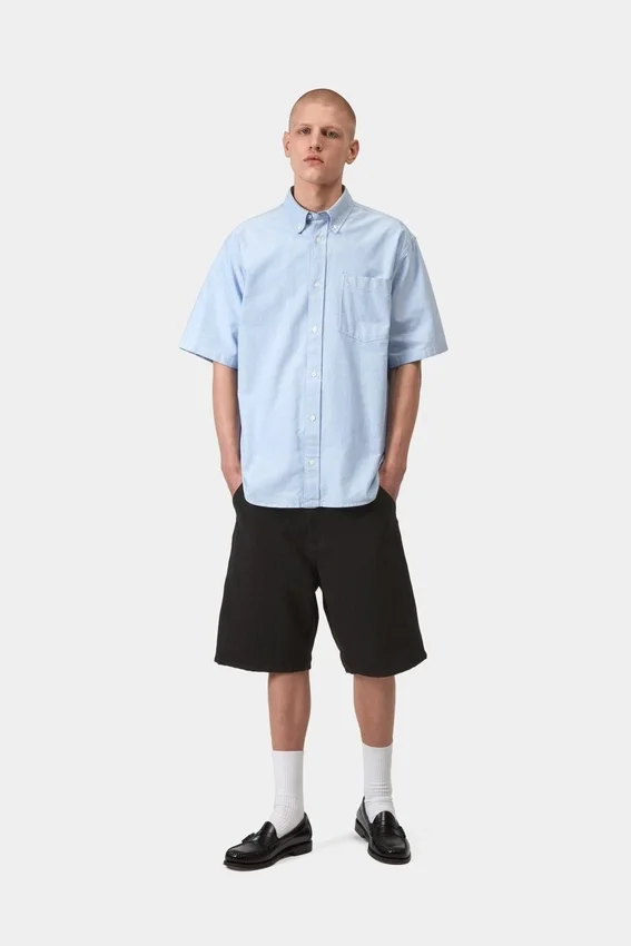Pantaloncini con rinforzo su un solo ginocchio Pantaloncini con rinforzo su un solo ginocchio