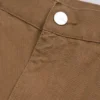 Pantaloncini con rinforzo su un solo ginocchio Pantaloncini con rinforzo su un solo ginocchio